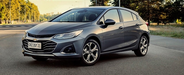 CHEVROLET CRUZE GANHA VISUAL MAIS ESPORTIVO EM NOVA VERSÃO DO SEDÃ