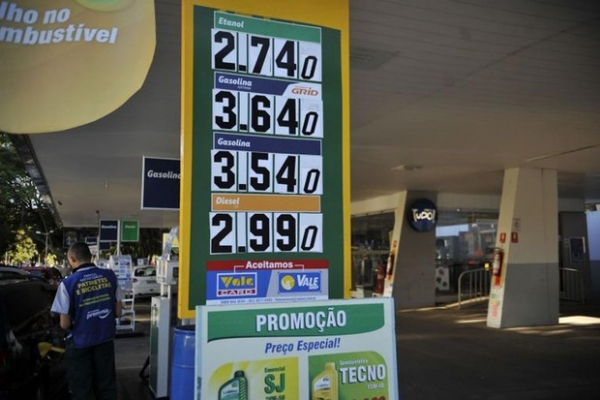Entenda por que o preço do combustível tem até três dígitos depois da vígula