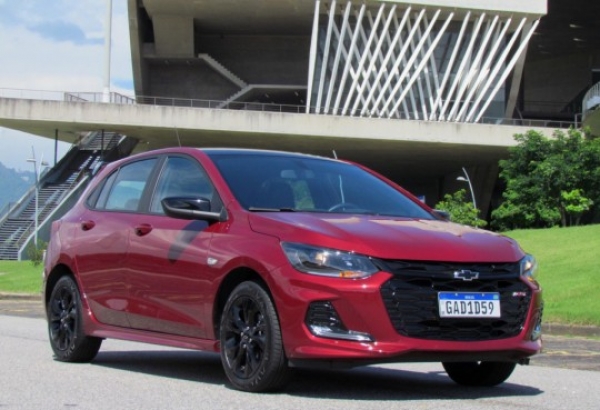 Chevrolet Onix RS fica mais esportivo