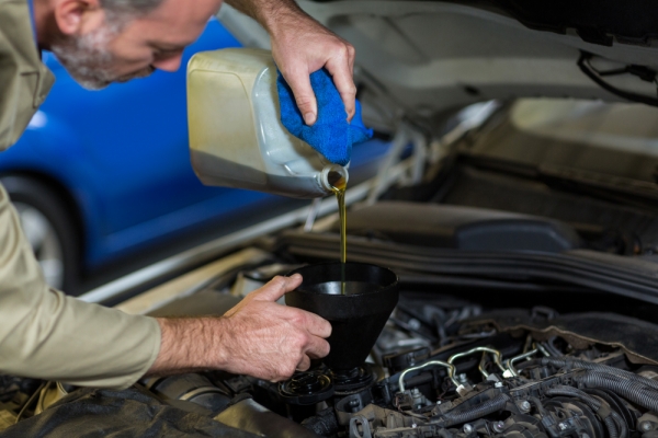 Óleo do motor do meu carro: os diferentes tipos (e 24 mitos)