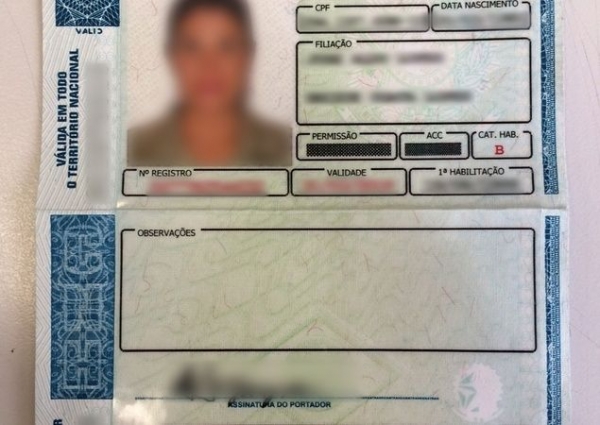 Preciso pedir uma carteira de motorista internacional para dirigir em outros países?