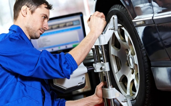 Como saber se o carro precisa de alinhamento ou balanceamento?