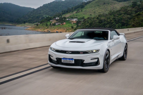 CAMARO COMPLETA 10 ANOS NO PAÍS COMO O SUPERESPORTIVO DE MAIOR SUCESSO