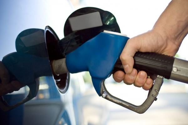O QUE PODE FAZER SEU CARRO GASTAR MAIS COMBUSTÍVEL DO QUE DEVERIA?