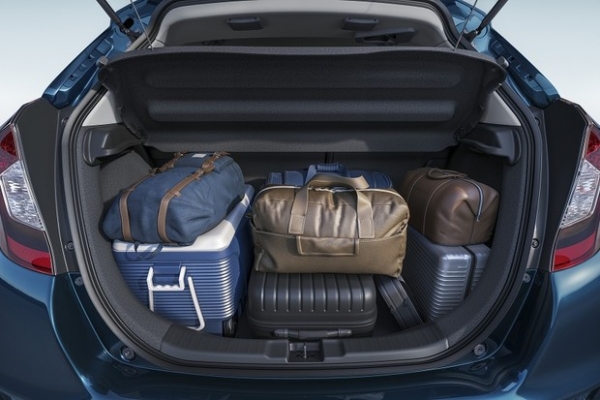 OS RISCOS DO EXCESSO DE BAGAGEM NO CARRO